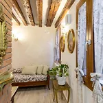 Con Giardino Privato, In Centro, Vicino Stazione